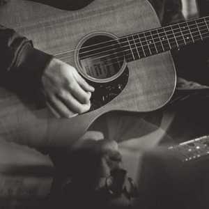 男生蹭一蹭女生突然一跳一跳高清视频
